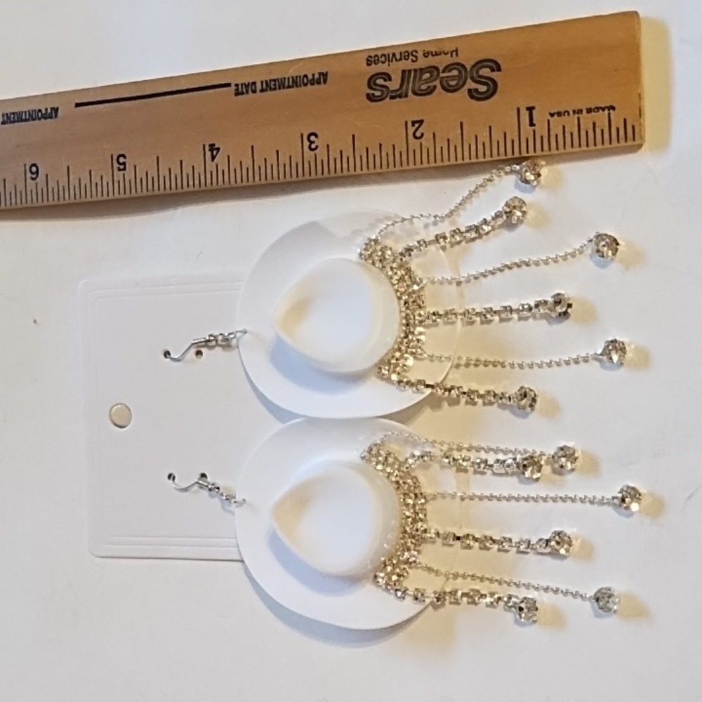 NEW Elegant Silver/White Cowgirl Hat Earrings - Picture 3 of 9